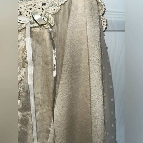 Creme Ryu Dress - Picture 2 of 10